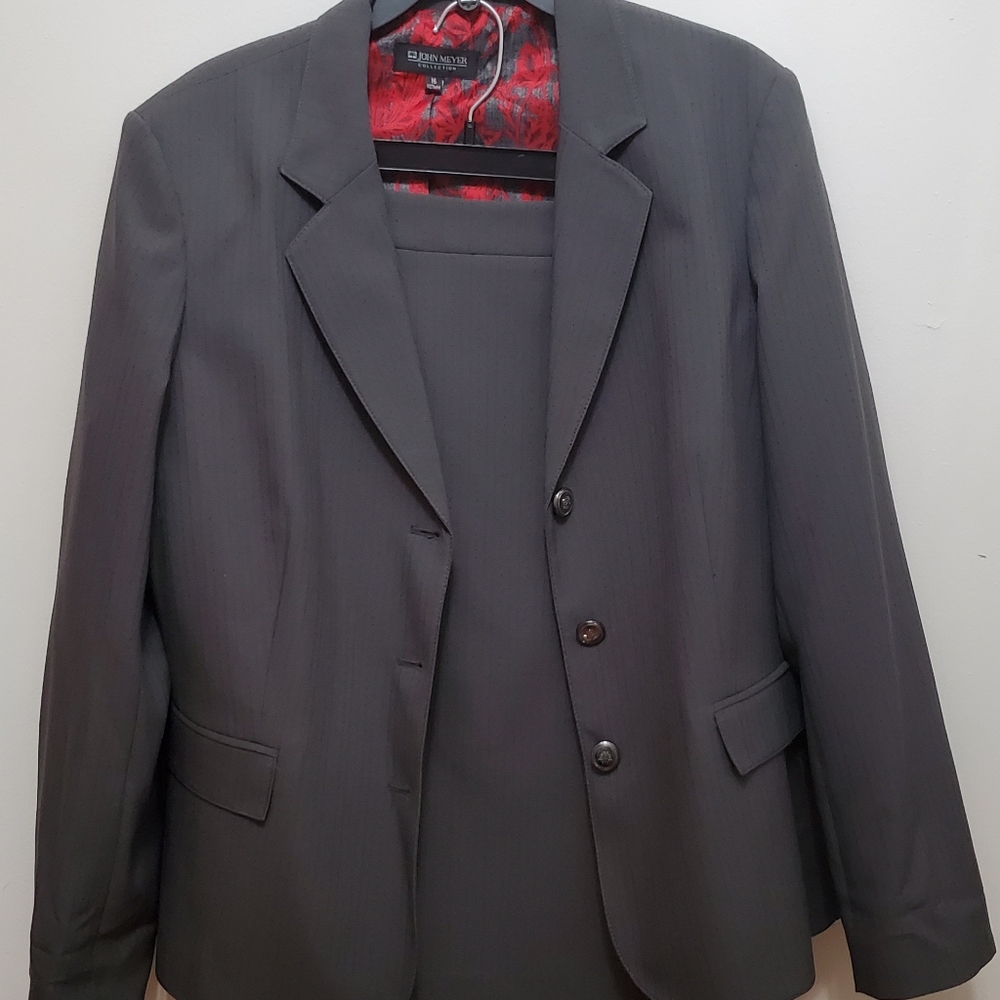 NWOT Size 16 Skirt Suit - John Meyer Collection